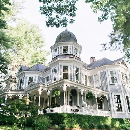 Biltmore Village Inn B&B-3