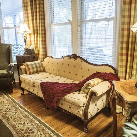 Biltmore Village Inn B&B-3